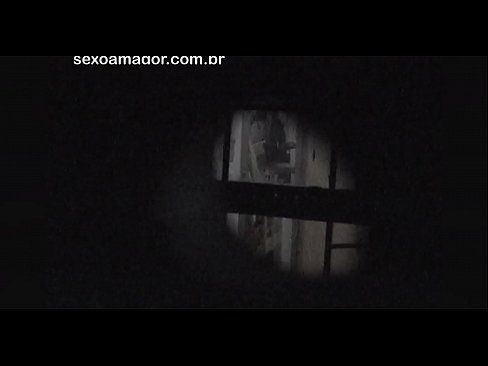 ❤️ Блондинку тайно снимает на видео соседский вуайерист, спрятанный за полыми кирпичами ❤❌ Просто порно у нас ️